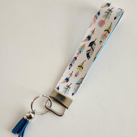 Feathers Faux Leather Wristlet Keychain - Picture 2 of 6